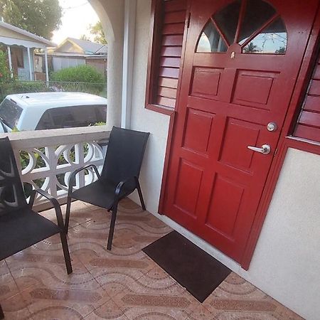 Carmen'S Cozy Studio Apartment Bridgetown Exterior foto